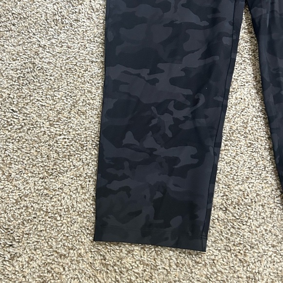 Lululemon Keep Moving Pant High-Rise Camo Deep Coal Multi Drawcord Size 6 Womens - Picture 8 of 10